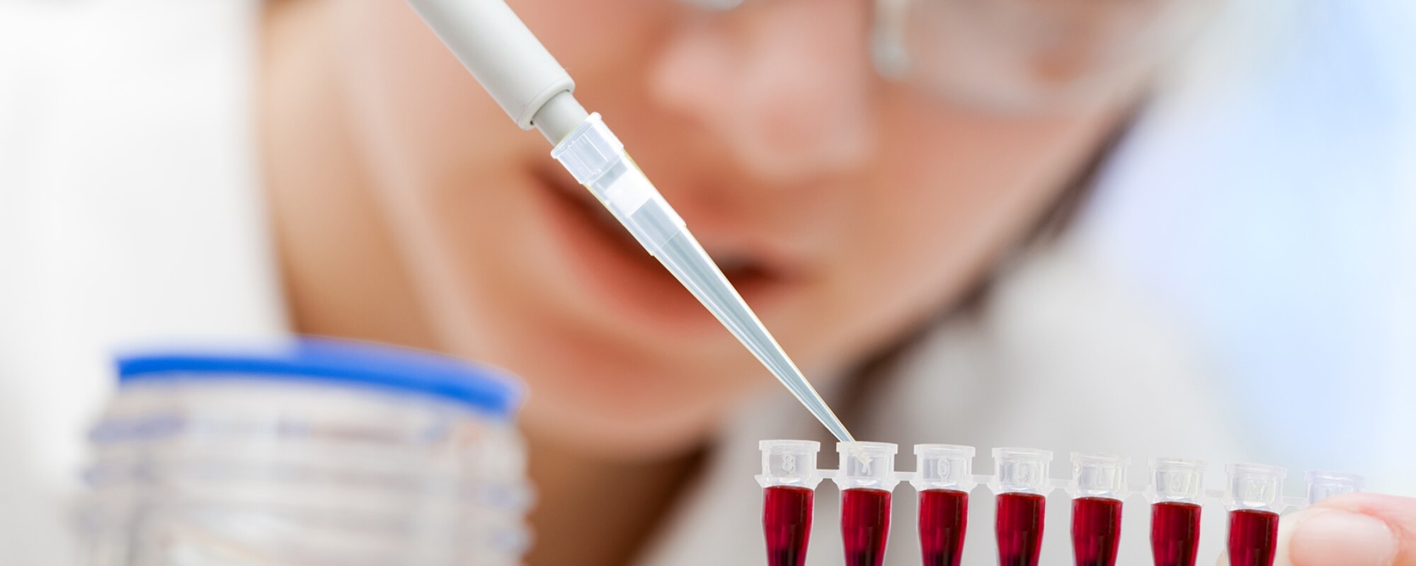 Gå til SARSTEDT Low retention pipettespidser